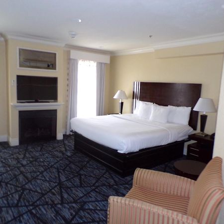 לוויסטון Niagara Crossing Hotel And Spa מראה חיצוני תמונה